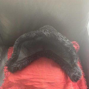 SHEEPSKIN  TRAPPER  HAT  FOR  WOMEN    BLACK  SIZE  MED / LARGE..
